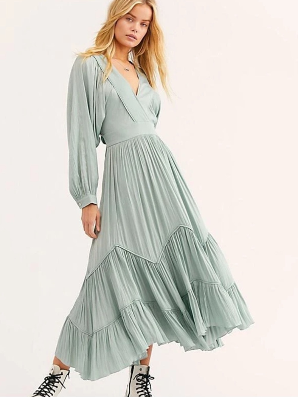 Free People V Neck Long sleeve I need to Know Midi Dress Size Small